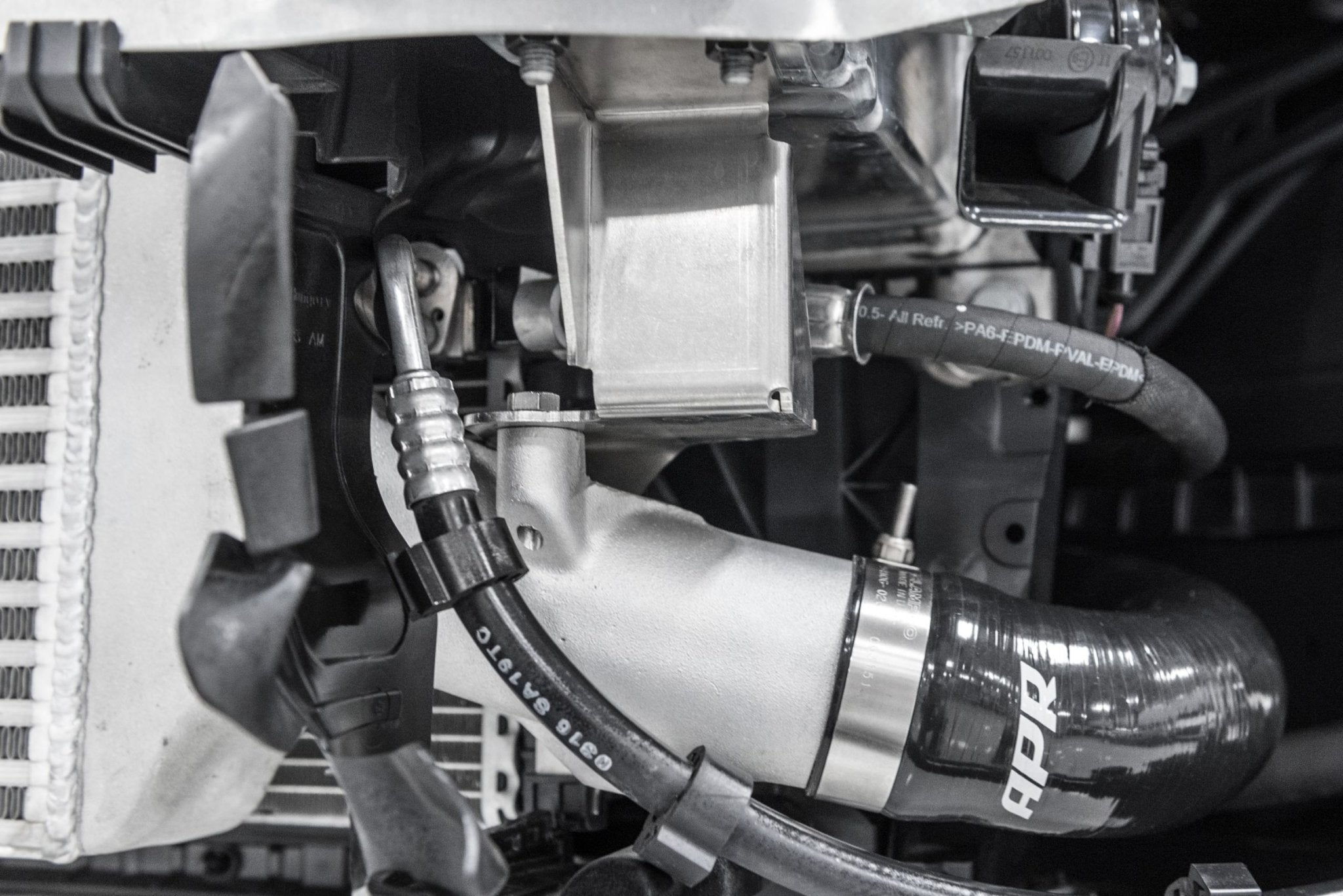 APR - APR A4 B9 INTERCOOLER KIT - IC100022 - German Performance